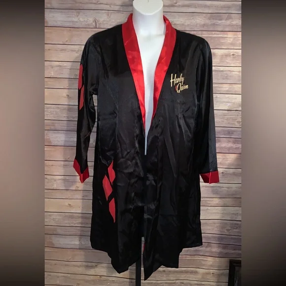 DC Comics Bombshells Women's Robe - Size OS - Picture 3 of 11